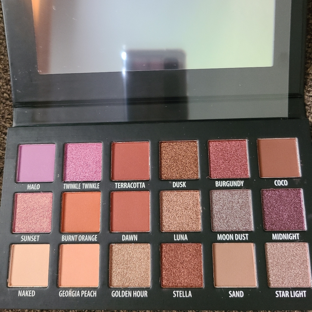 Kab cosmetics day +night palette